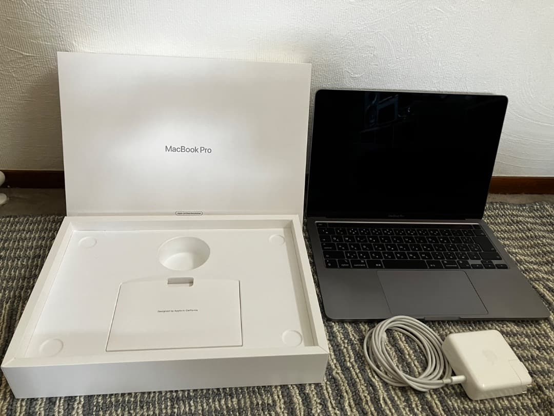Apple MacBookPro13インチM1 2020/箱・充電器・ケーブル付