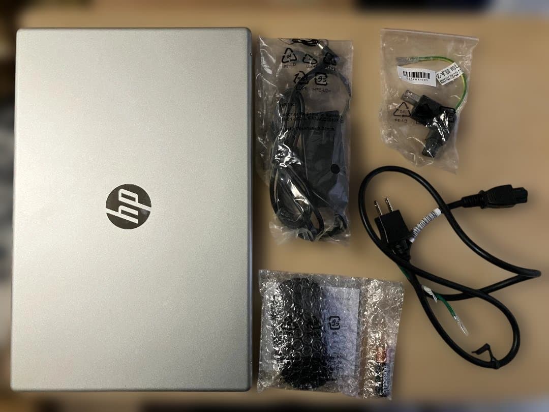 【値下げ】【美品】HP Laptop 15-fc0003AU