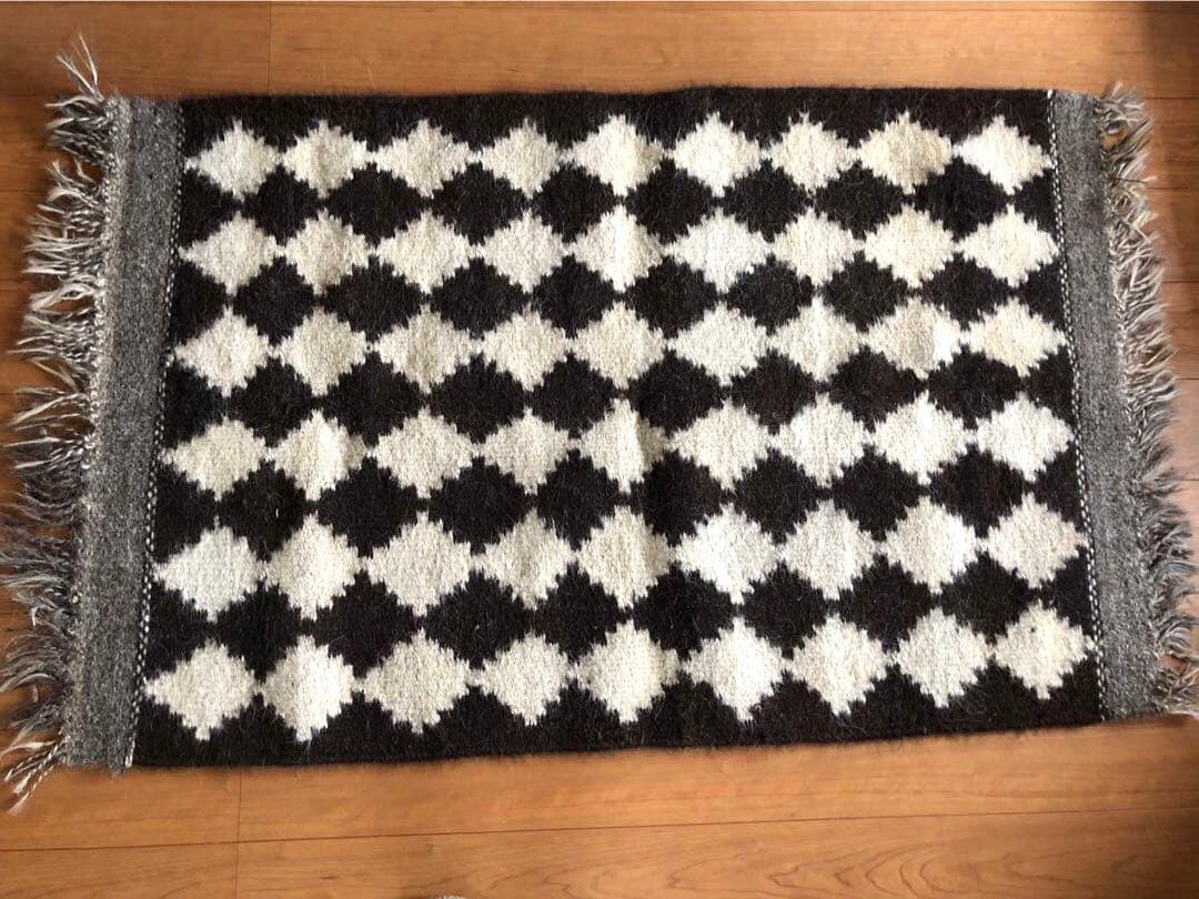 希少・美品 西ヒマラヤのヤクの手織ラグ　約95×166cm