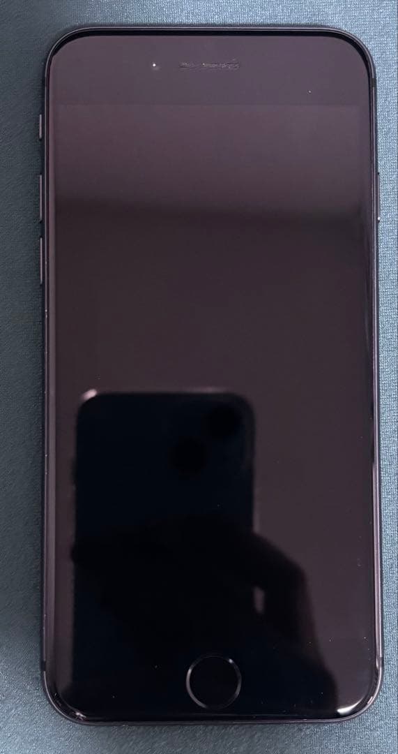 Apple iPhone8 64GB バッテリー100% 美品