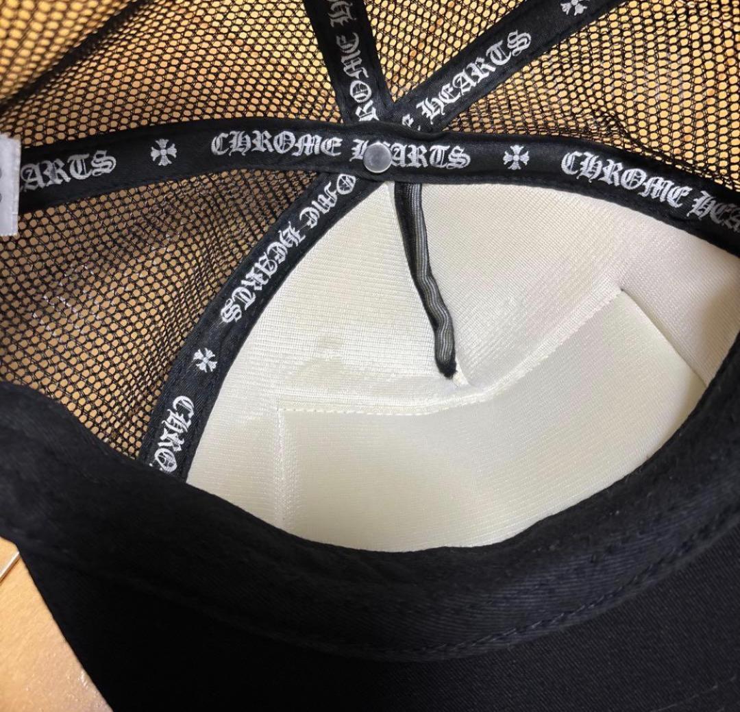 CHROME HEARTS トラッカーキャップ