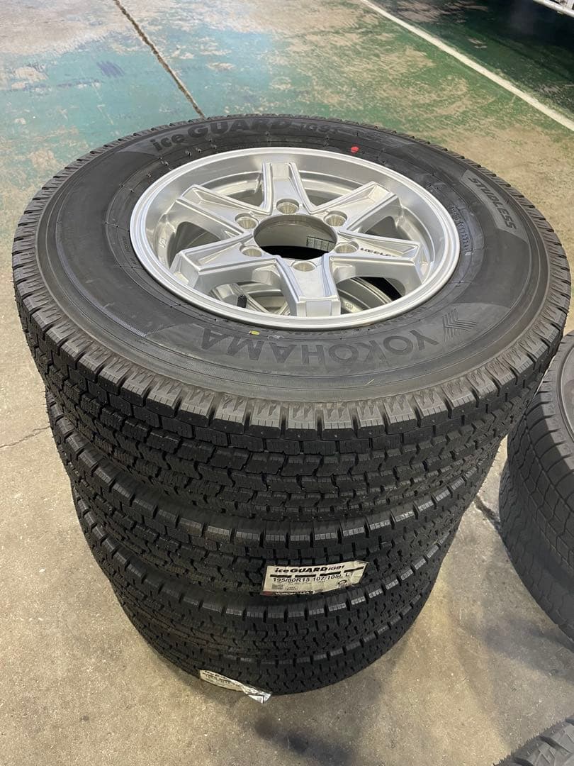 【新品スタッドレスタイヤ】195/80R15ホイール付き 4本セット