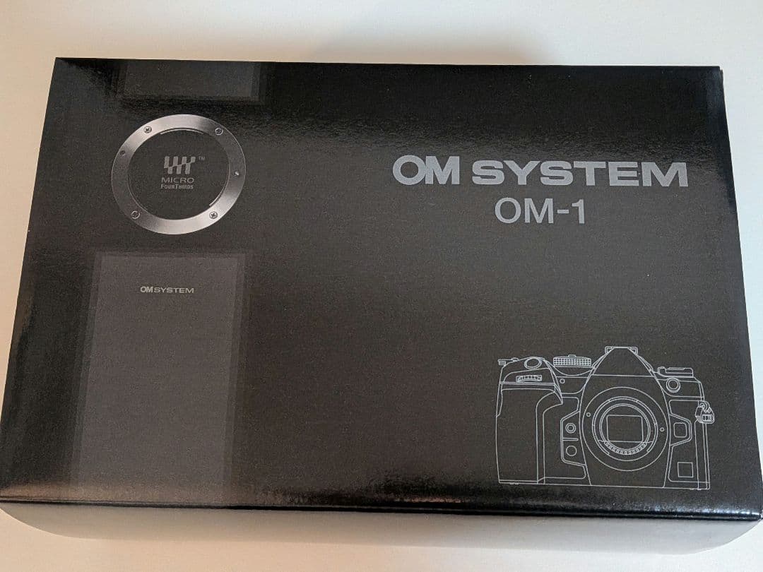ショット数極小美品︰OM SYSTEM OM-1 ミラーレス一眼カメラ