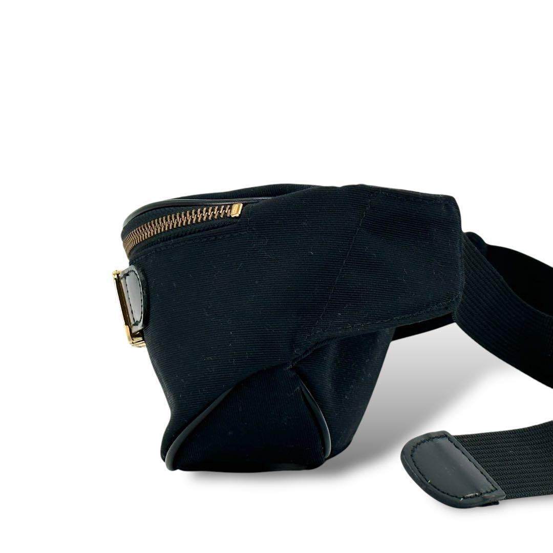 希少 未使用級 モスキーノ ビックロゴ ウエストバッグ ボディバッグ G金具