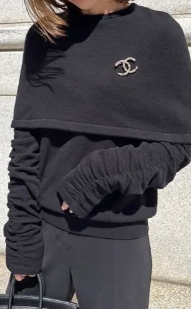 【期間限定お値下げ】heveケープシャーリングニット ブラック新品未使用タグ付き