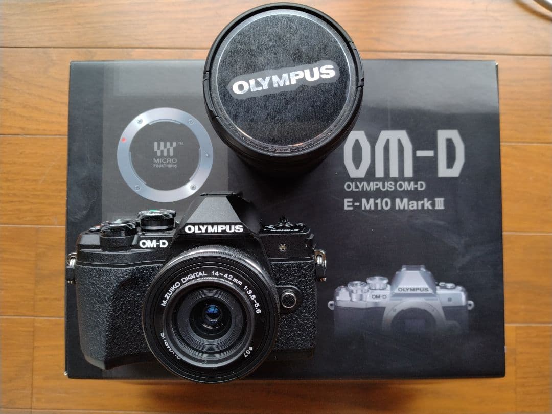 Olympus OM-D E-M10 Mark III 本体+レンズ