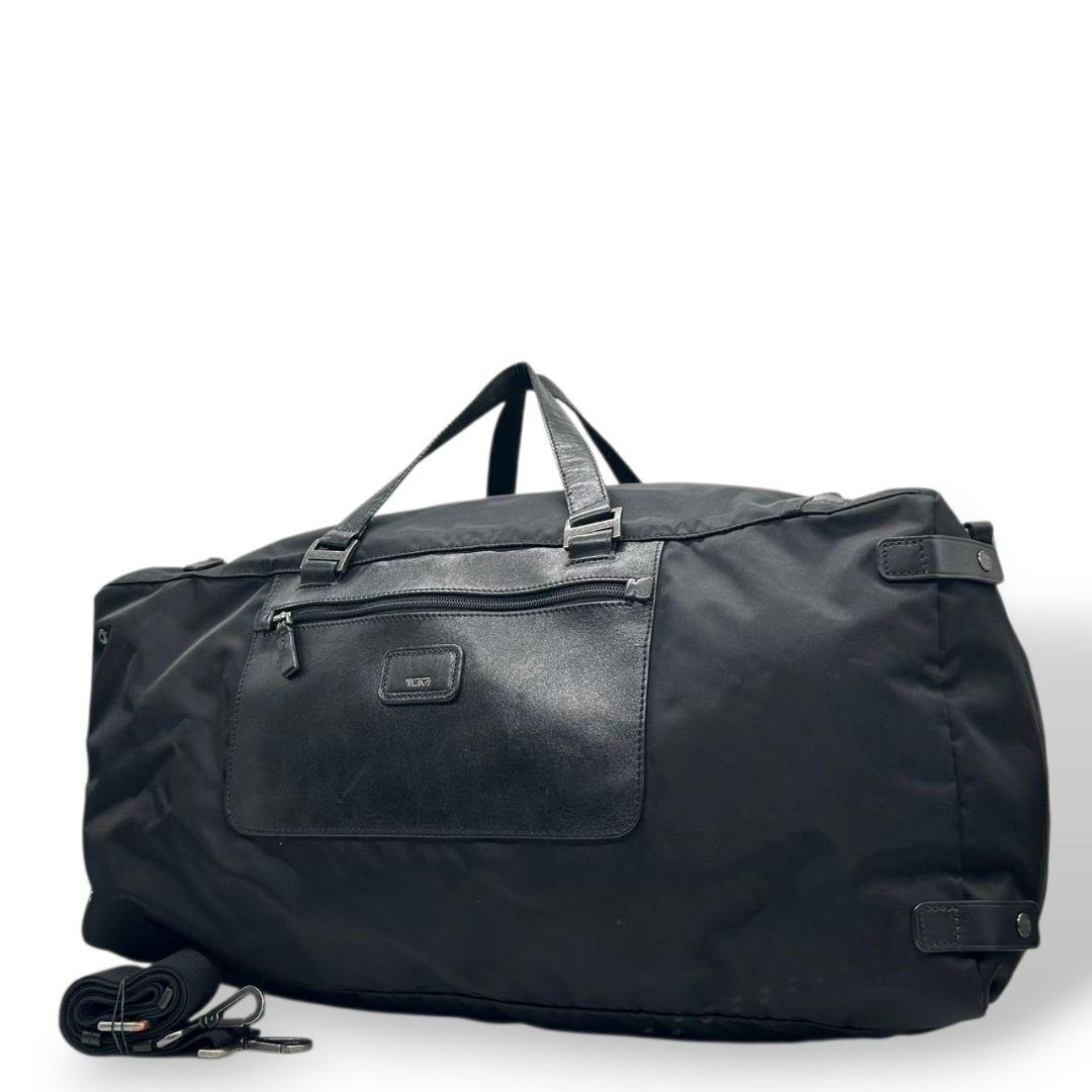 美品　トゥミ　ボストンバッグ　黒　ロゴプレート　2way　A4収納　ナイロン　x