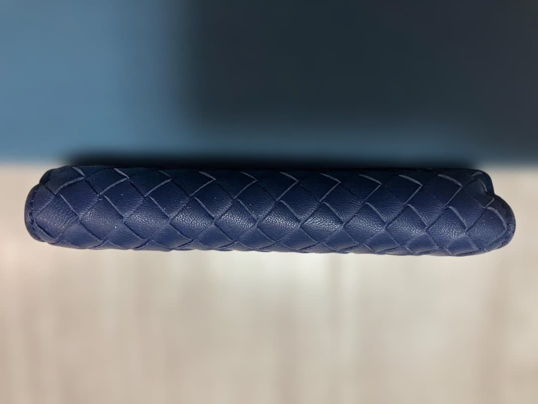 H*a様 ボッテガヴェネタ　イントレチャート　ネイビー　長財布