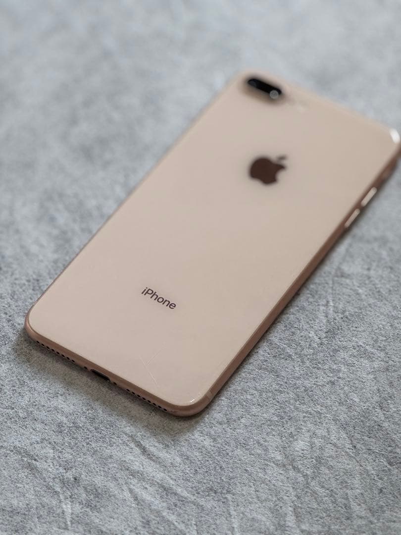 iPhone8 Plus 256GB ゴールド docomo 80%