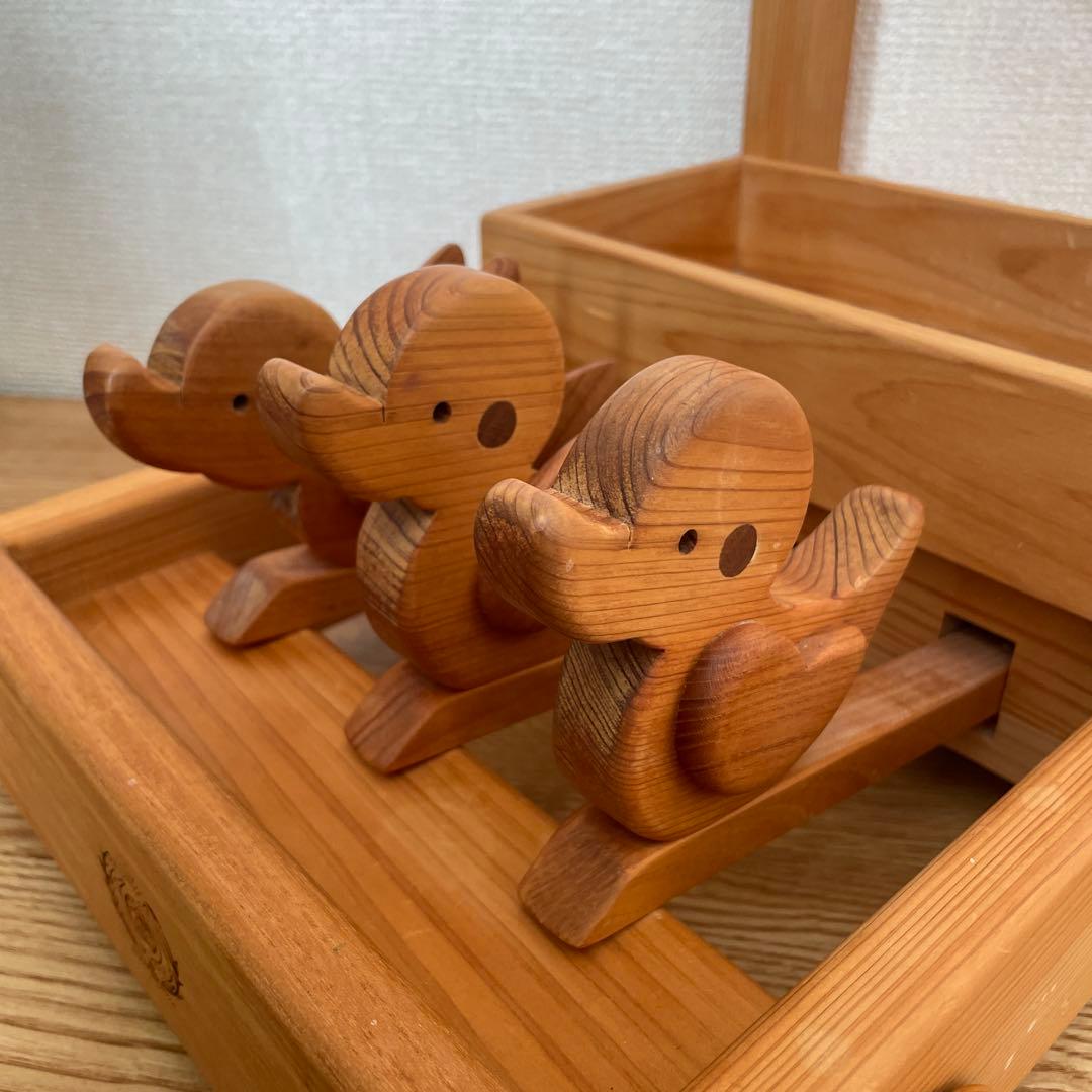 【皇室ご愛用】【匿名配送】KOCHI JAPAN　木製手押し車