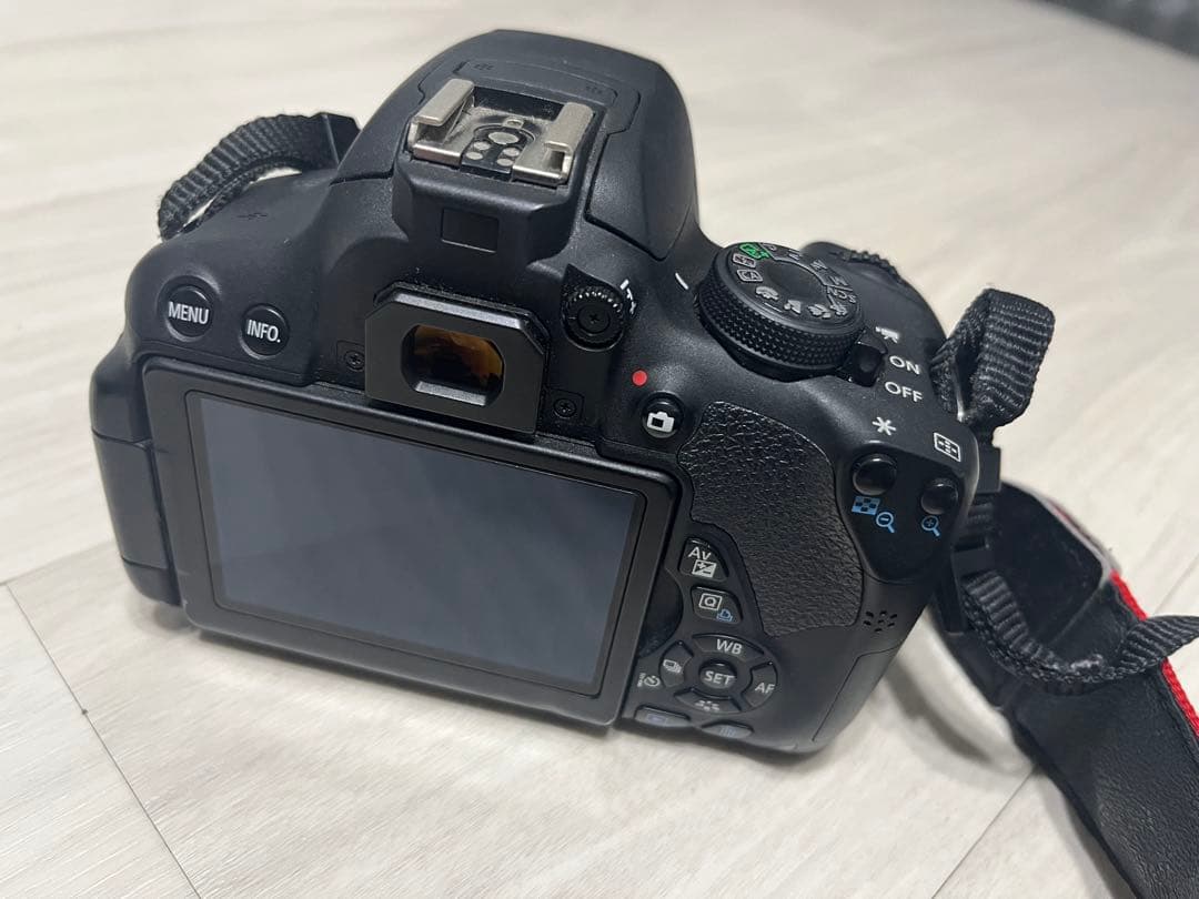 【美品】Canon EOS Kiss X7i ダブルズームキット