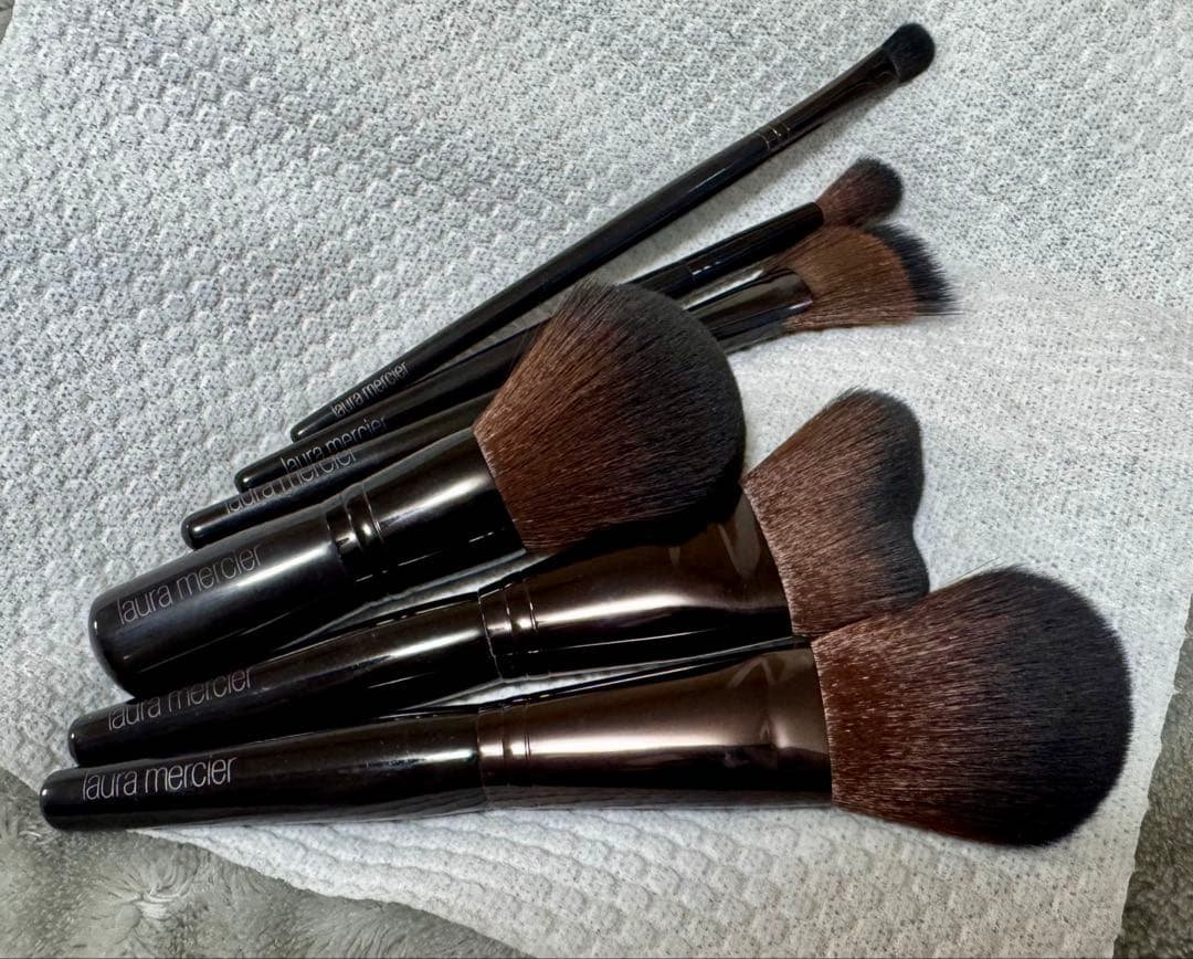 【Laura Mercier 】　ローラ・メルシエ メイクブラシセット