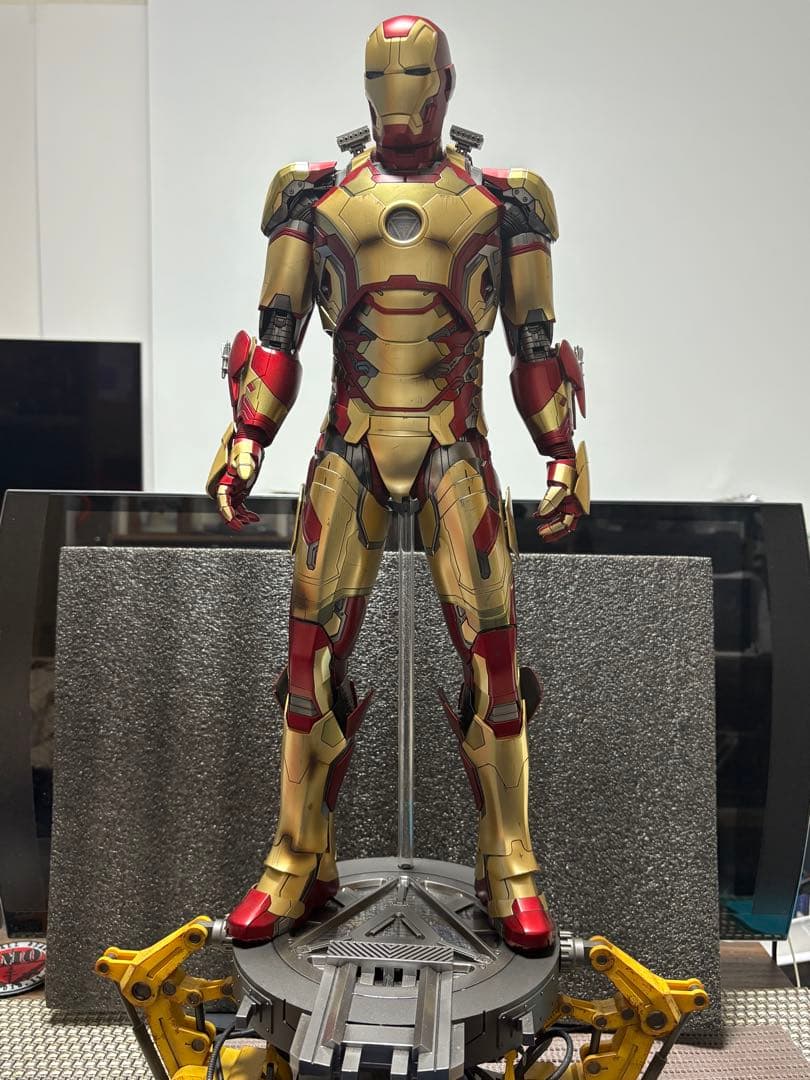 HOTTOYSホットトイズ 1/4クォータースケール アイアンマン マーク42