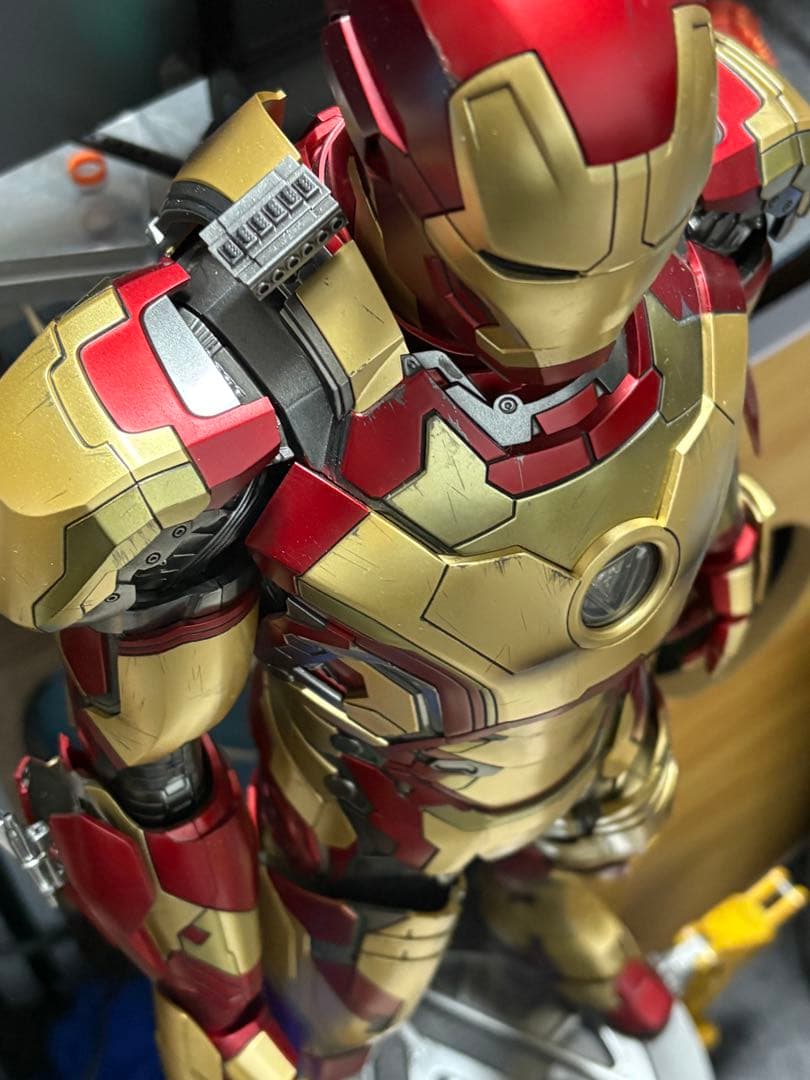 HOTTOYSホットトイズ 1/4クォータースケール アイアンマン マーク42