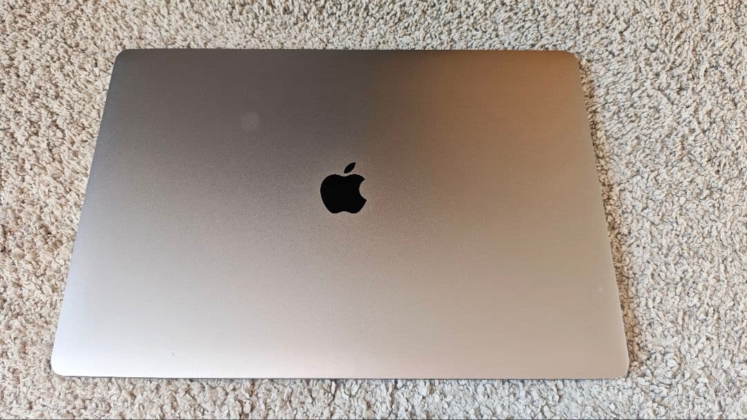MacBook本体 MacBookPro 2019 i9 32GB 1TB vega 20 4GB