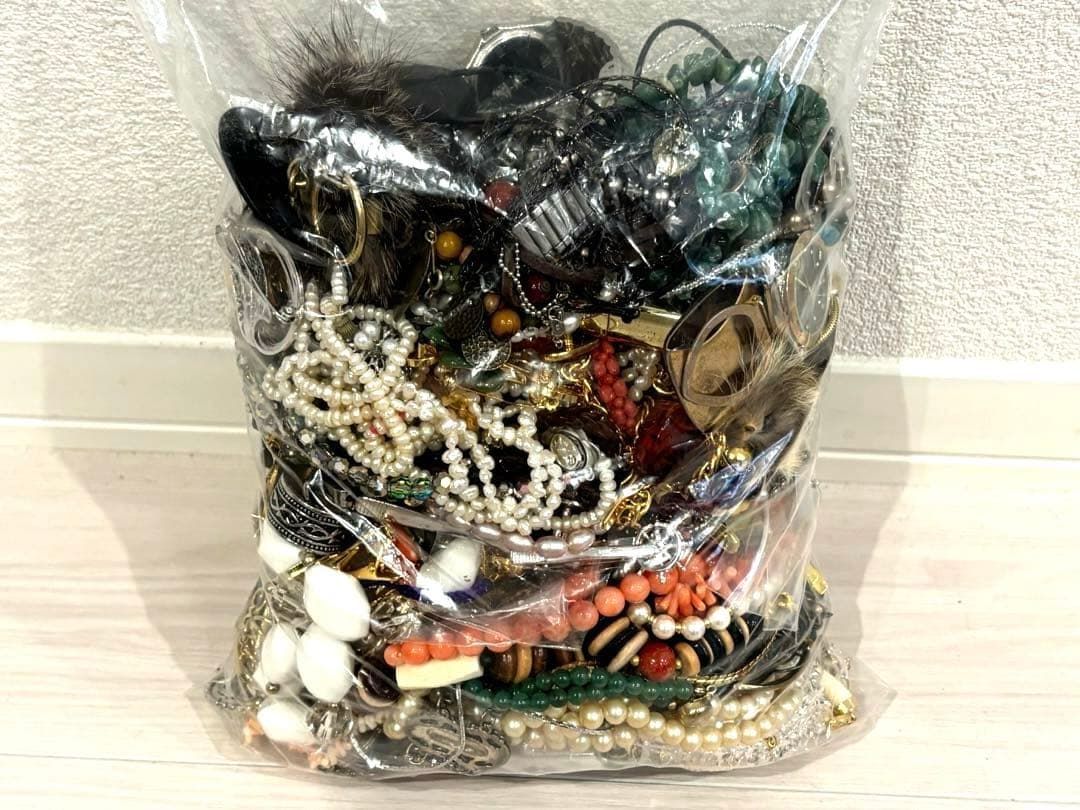 イミテーションアクセサリー約3.5kgまとめ売り