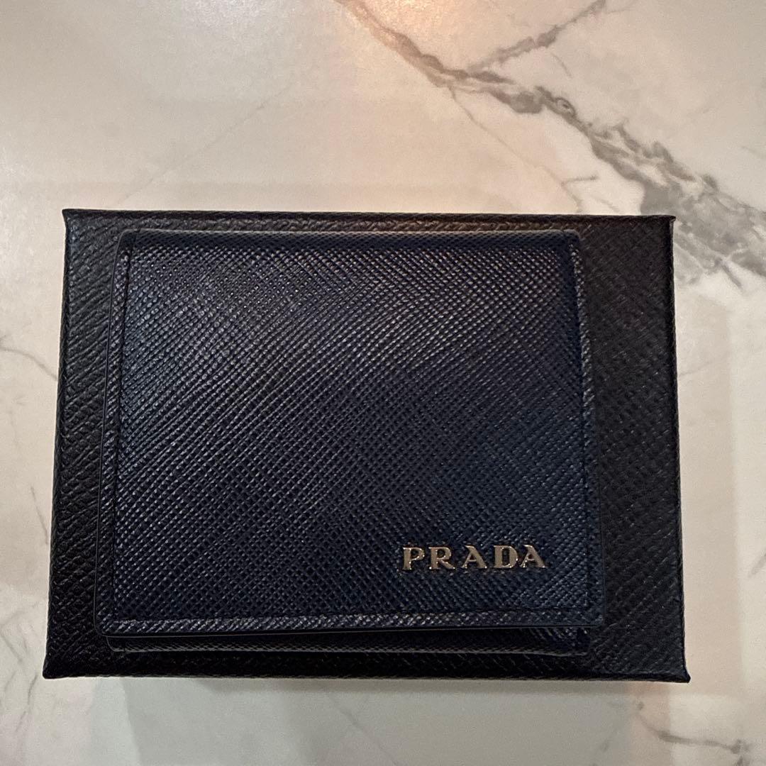 PRADA ネイビー レザー 小銭入れ　百貨店購入