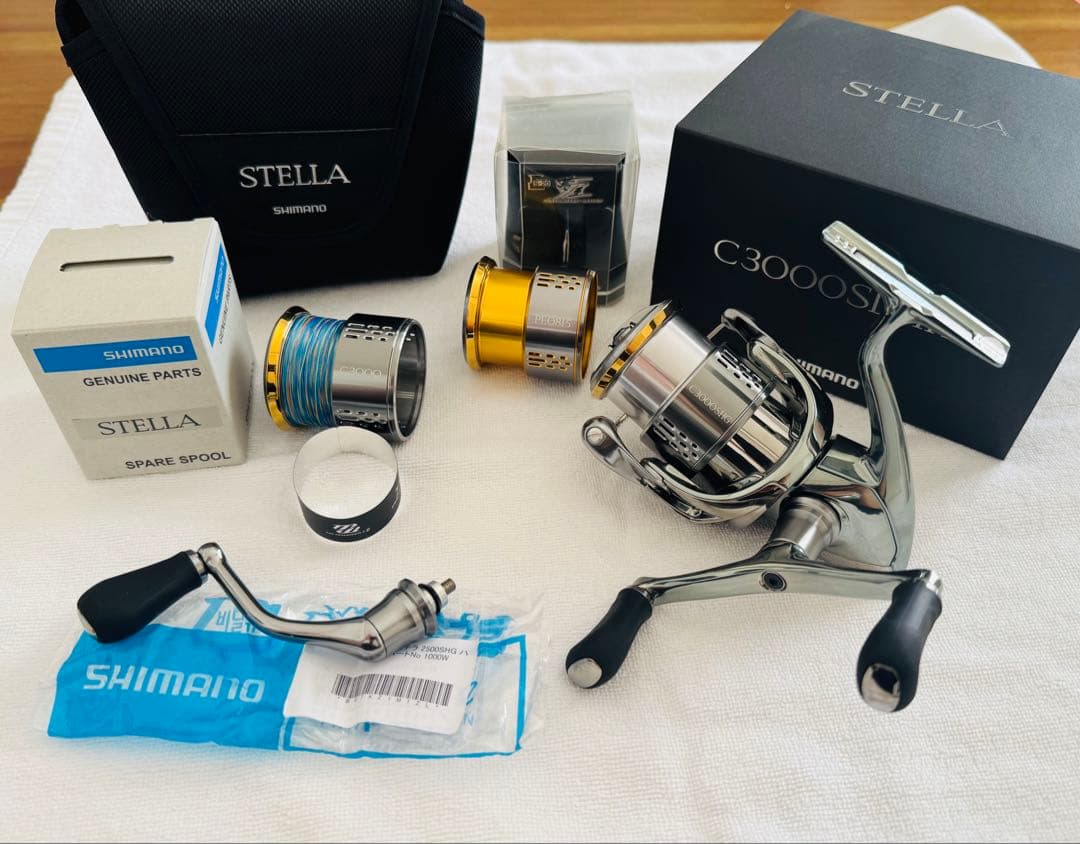 未使用品　18ステラ C3000SDHG・替えスプール付き