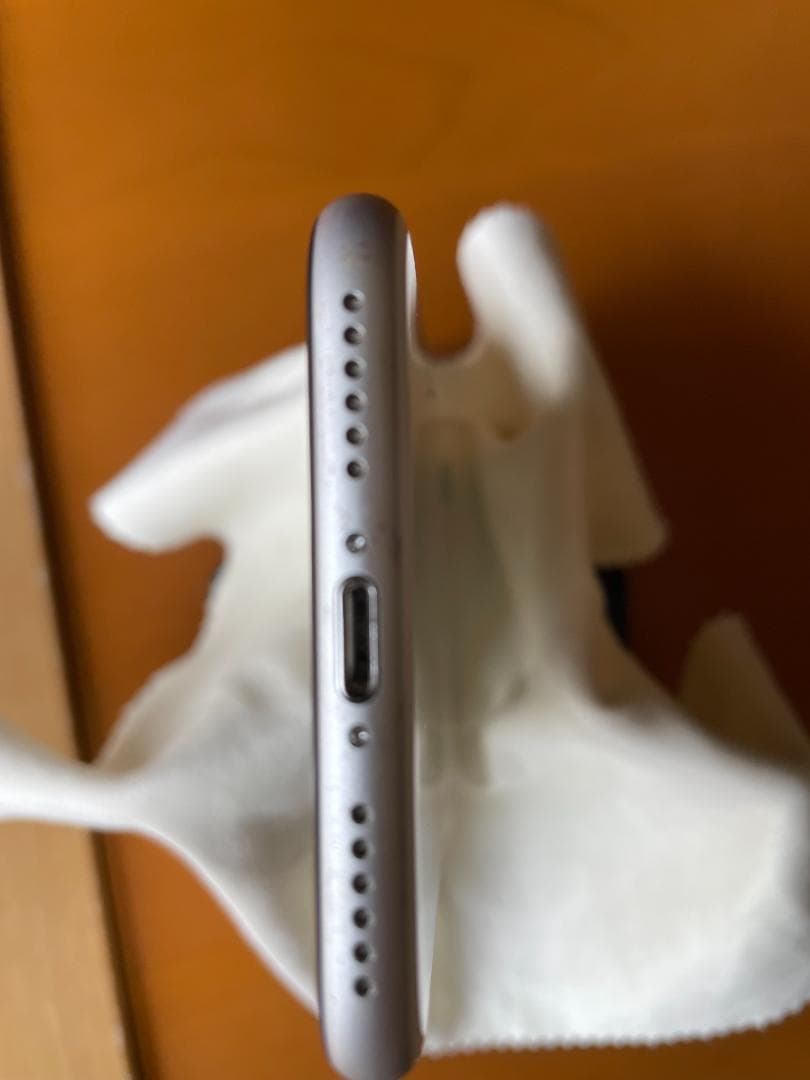 めりくりさん専用＜美品＞iPhone SE２ホワイト 外箱、充電ケーブル他