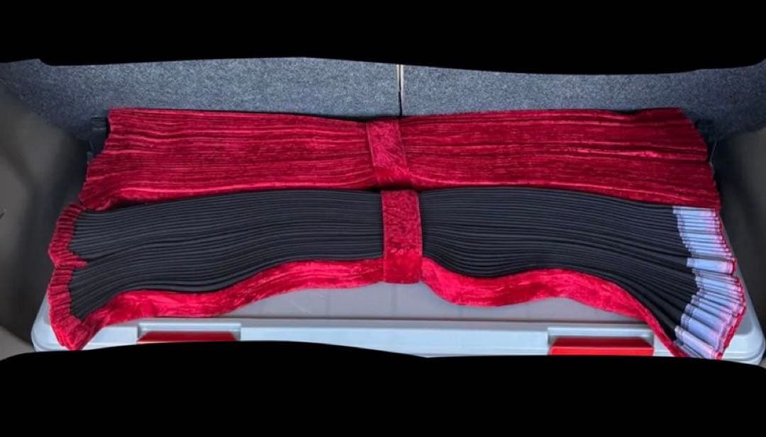 チンチラ　レッド　仮眠カーテン