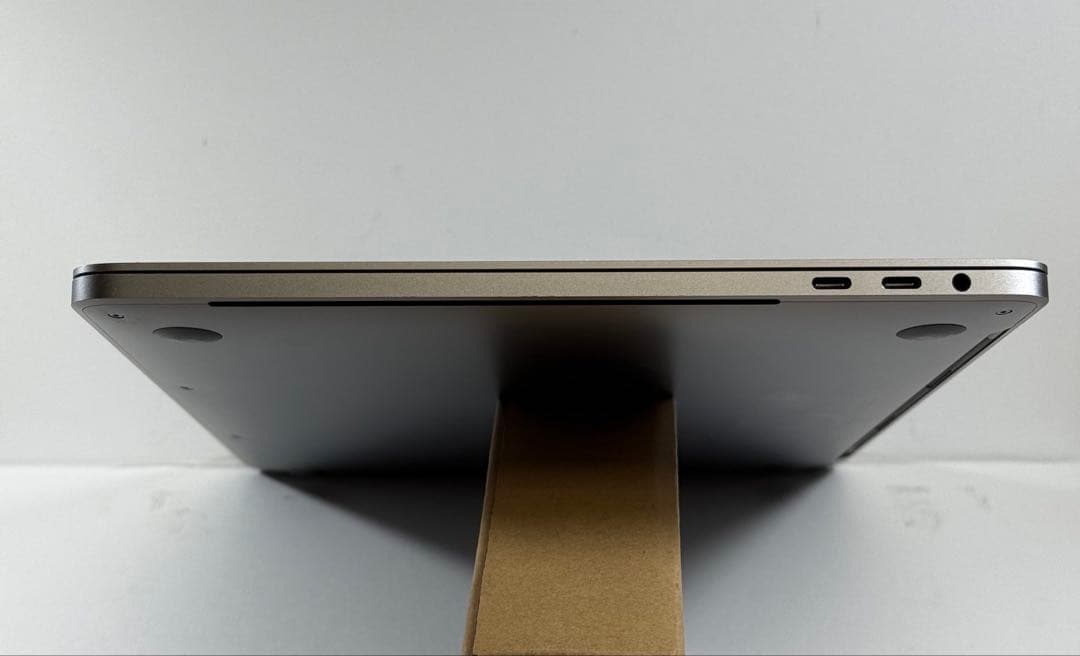 MacBook本体 Apple MacBook Pro 13 2018 i7/16GB/250GB