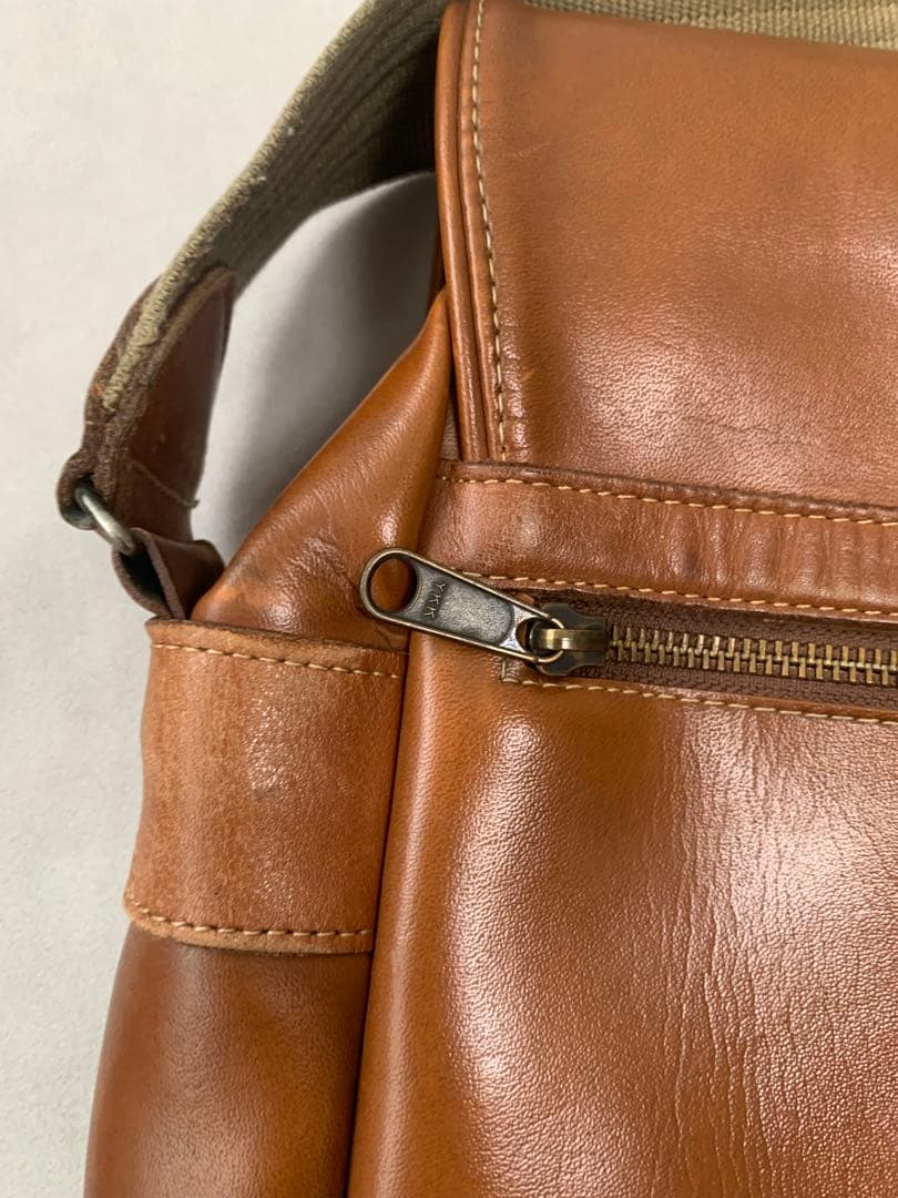 Levi's ヴィンテージ　レザーバッグ