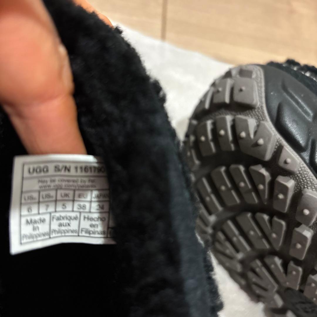 UGGモコモコショートブーツ