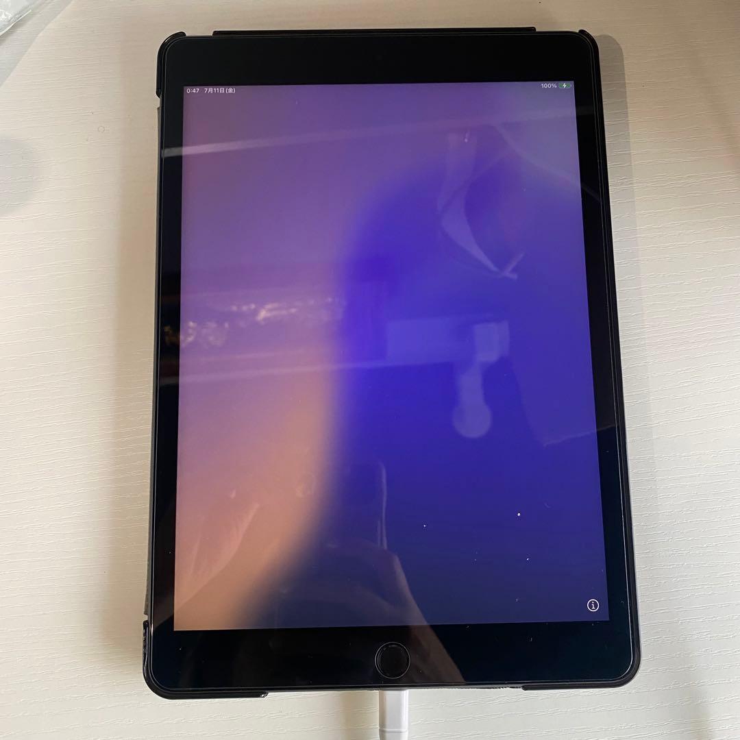 美品　iPad 第9世代　Wi-Fiモデル　256GB ケース付き