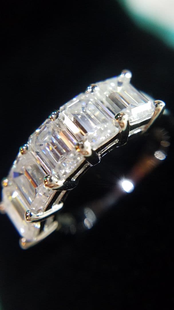K！新作リング♡最高級モアサナイト エメラルドカットハーフエタニティ