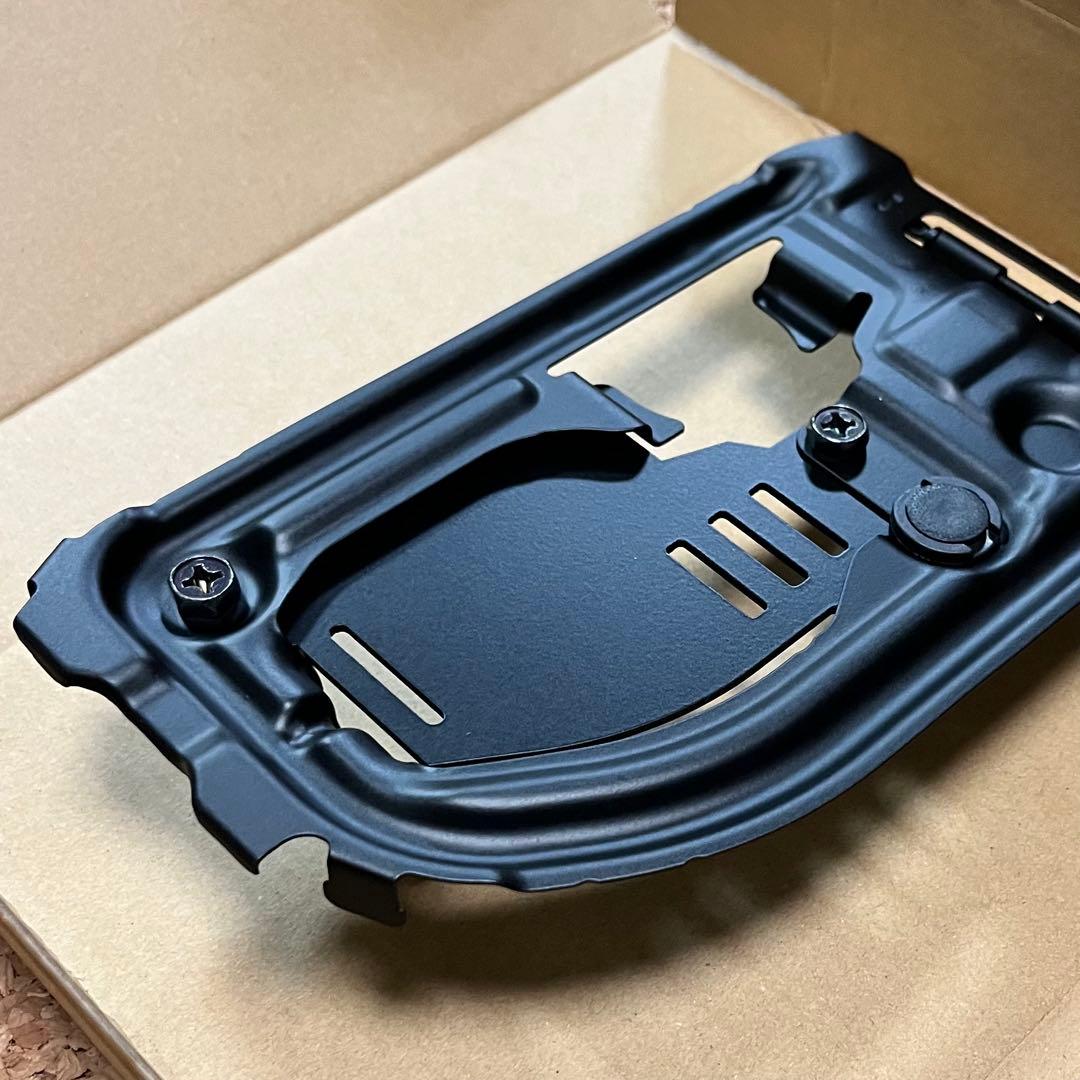 JB64ジムニーJB74シエラ用スケルトン型燃料リッド