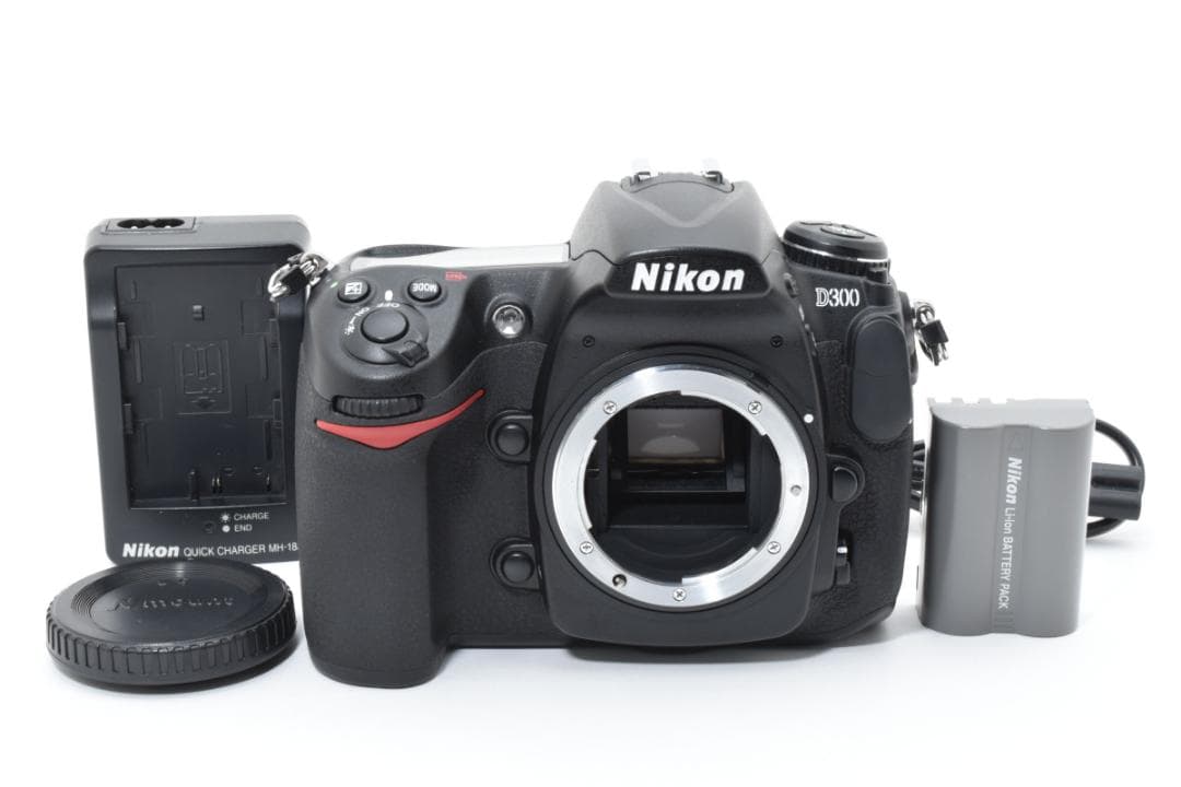 ■ 美品・ショット数6973回 ■ ニコン Nikon D300 ボディ