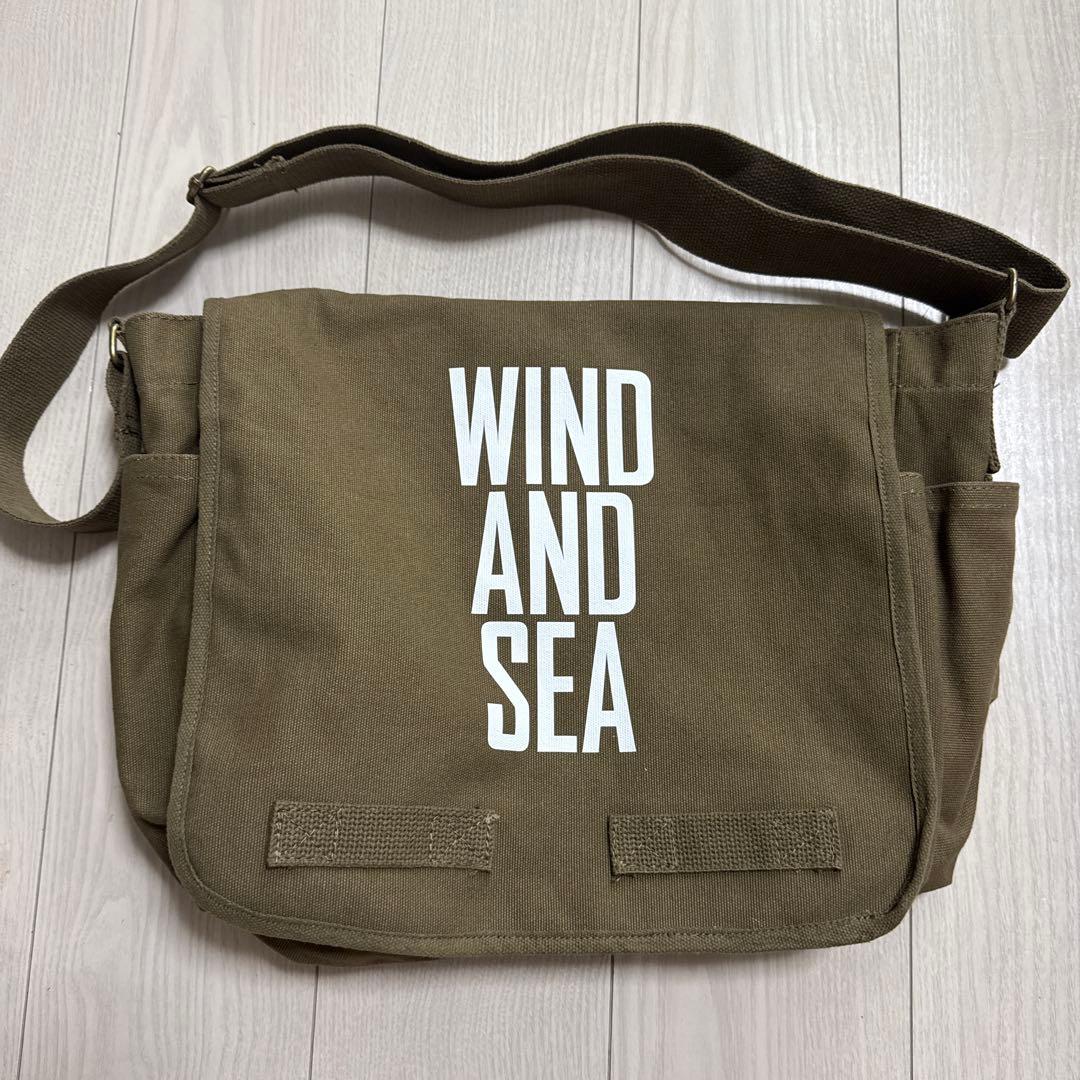 WIND AND SEA メッセンジャーバッグ カーキ