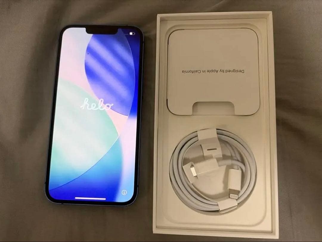 Apple iPhone 13 青色 充電ケーブル・iFaceのケースおまけ付き