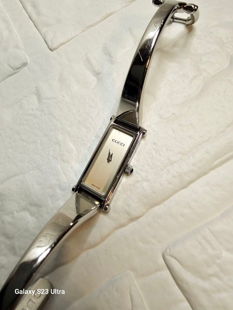GUCCI グッチ 1500L レディース腕時計 シルバー バングルタイプ