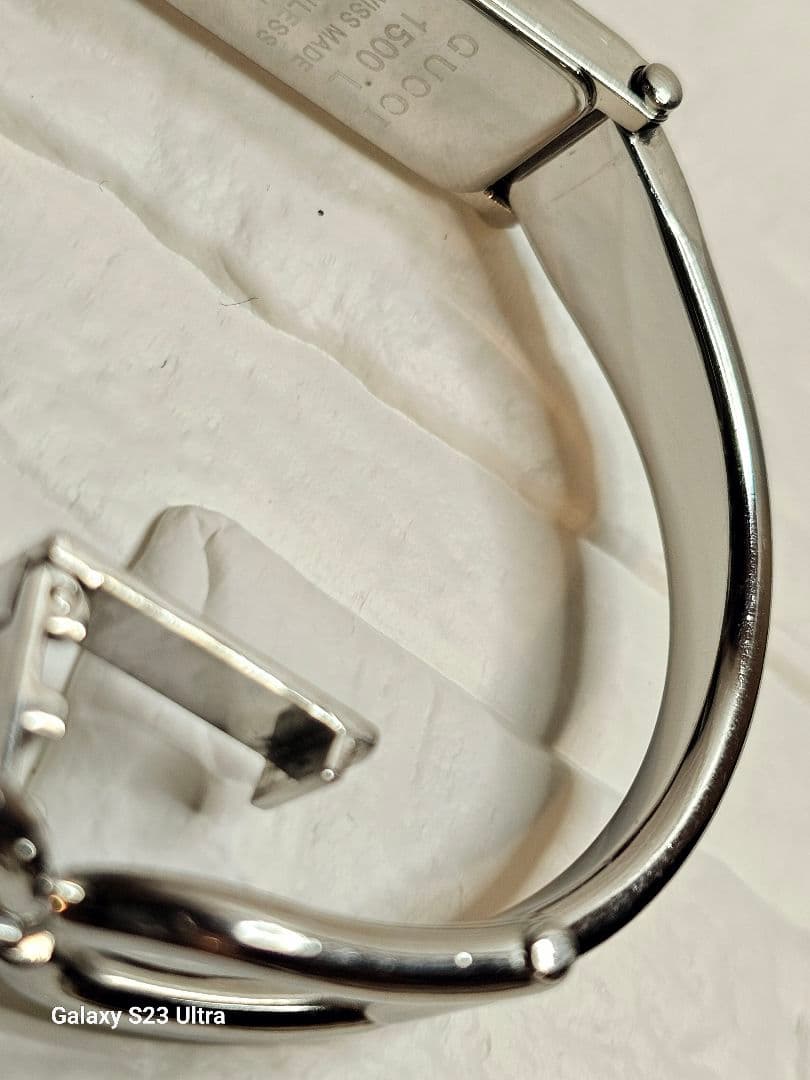 GUCCI グッチ 1500L レディース腕時計 シルバー バングルタイプ