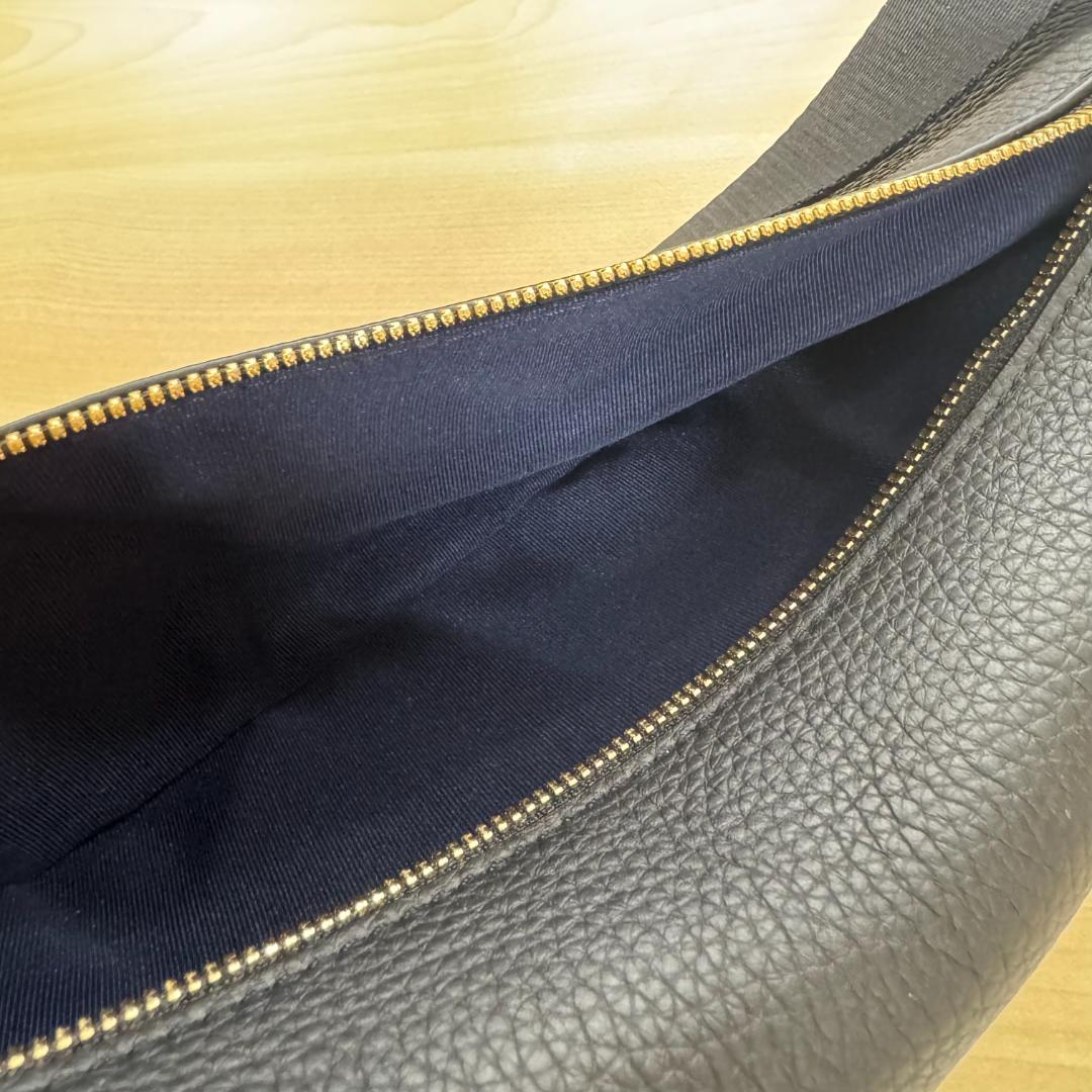 【未使用】 MAISON de SABRÉ ブラック ボディバッグ スリング