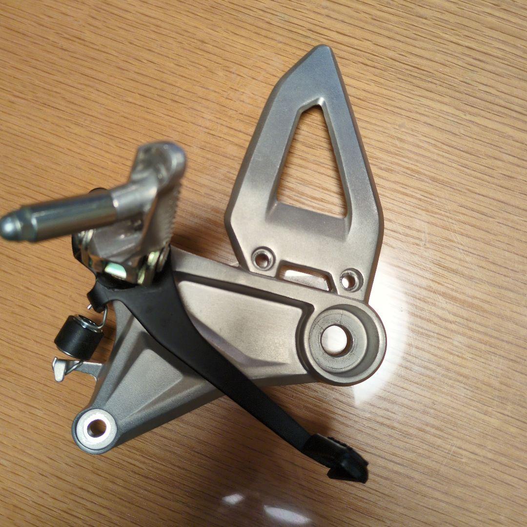 ス*ー様 CB250R MC52 純正ステップ 左右