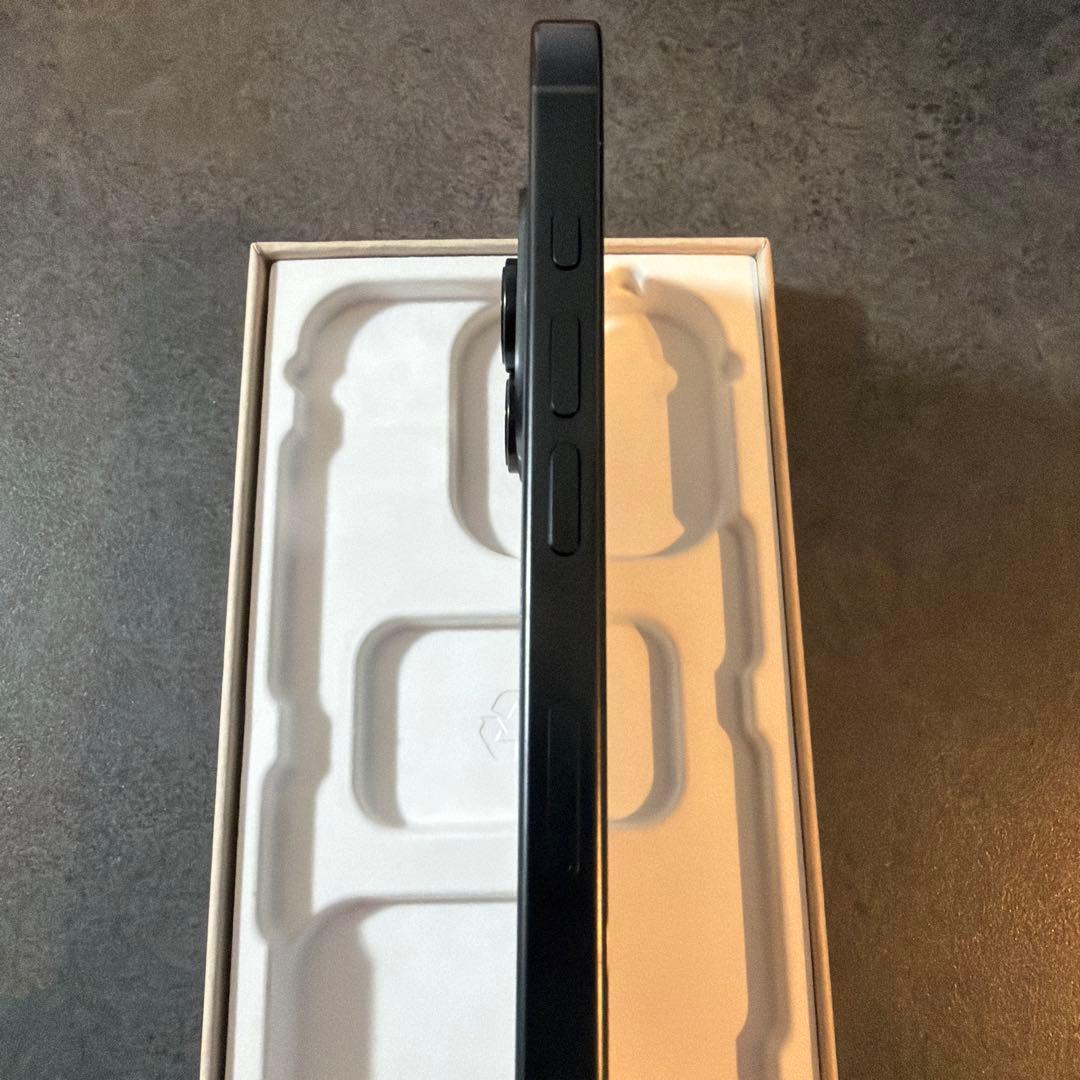 iPhone16 Pro 256GブラックチタニウムSIMフリー