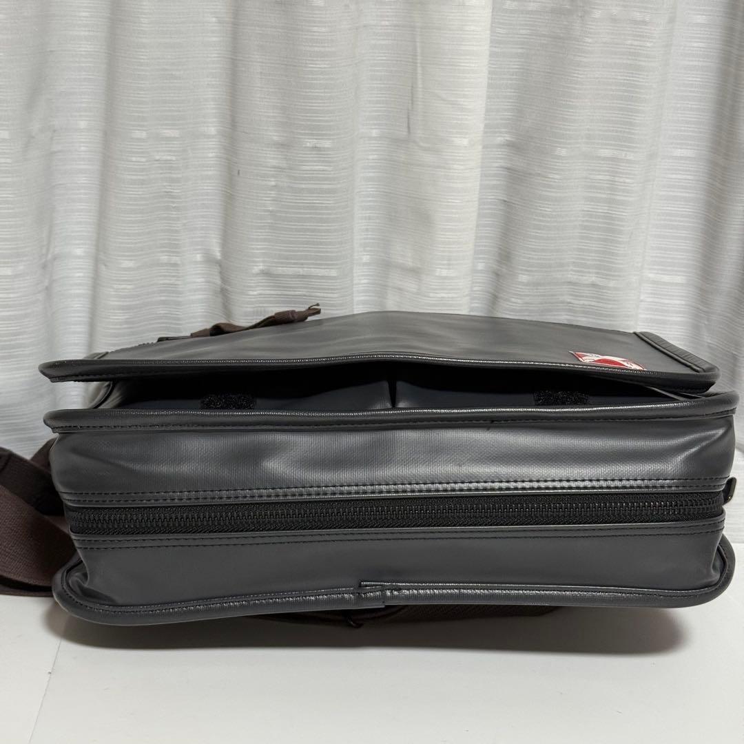 ⭐️未使用級⭐️ラゲッジレーベル　メッセンジャーバッグ　赤バッテン