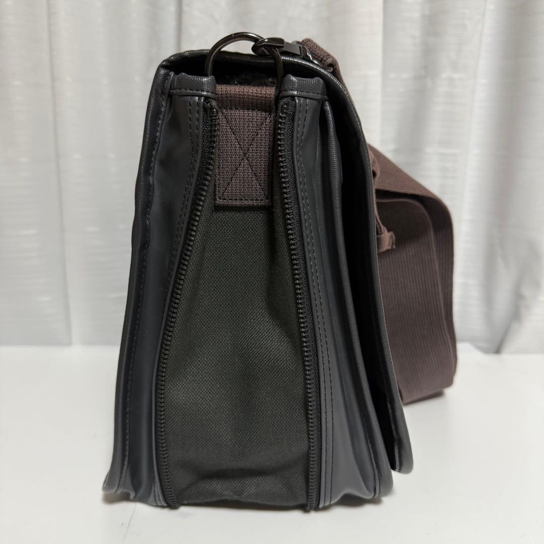 ⭐️未使用級⭐️ラゲッジレーベル　メッセンジャーバッグ　赤バッテン