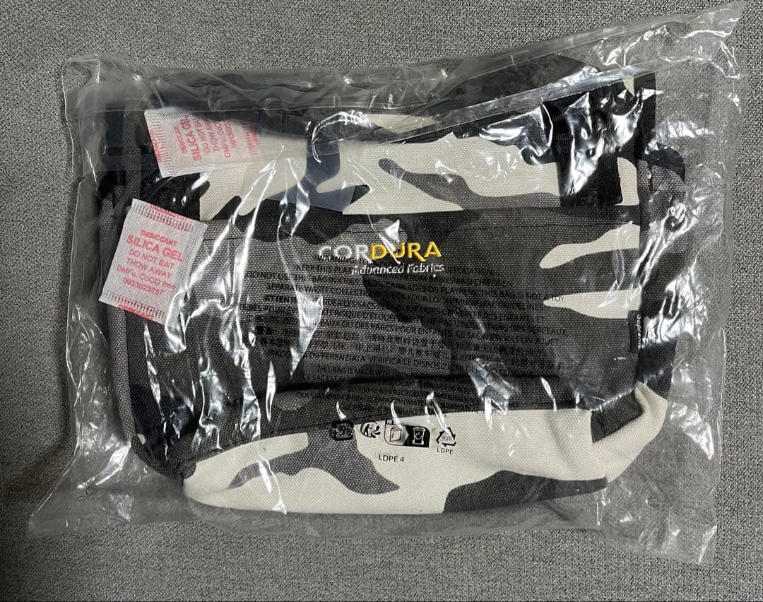 バッグ Supreme Mini Messenger Bag  Camo