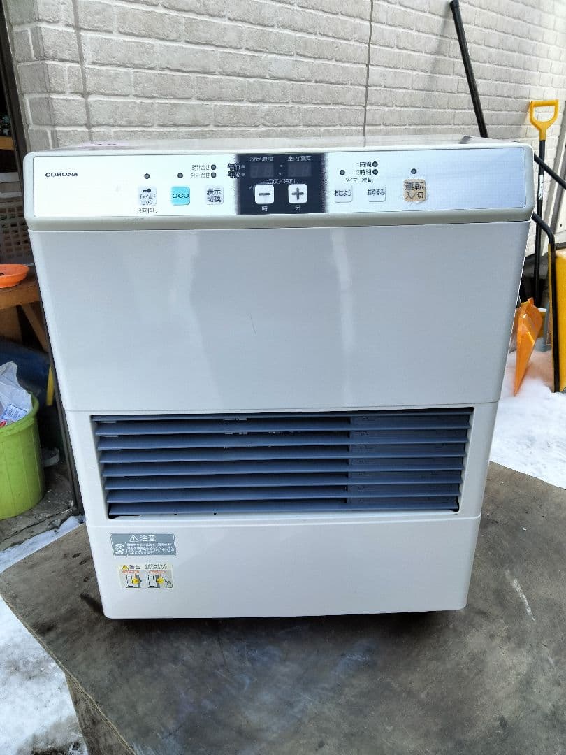 札幌発コロナFF温風石油ストーブ！品番「FF‐4213GS」2014年式中古品⑪