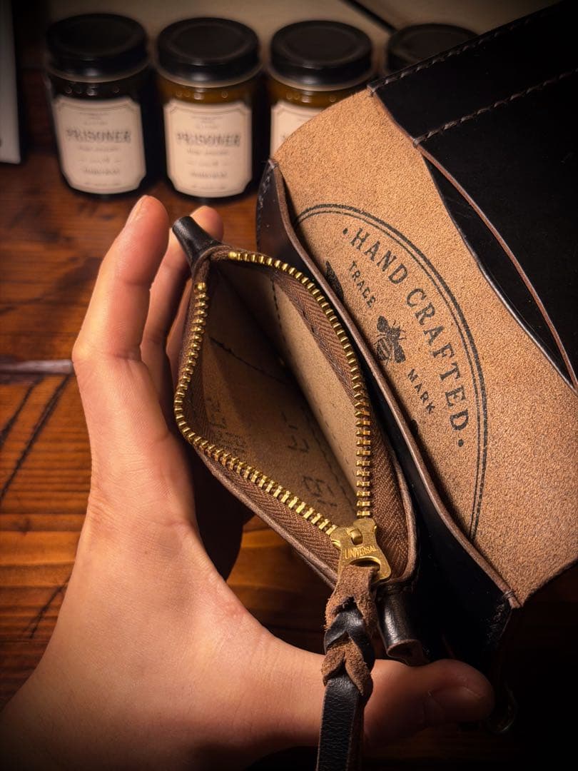 ホーウィン 茶芯 ミドル トラッカーウォレット レザー 革財布 ブラック 長財布