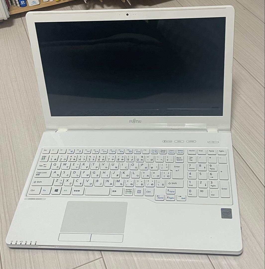 富士通 LIFEBOOK AH24/w ホワイト