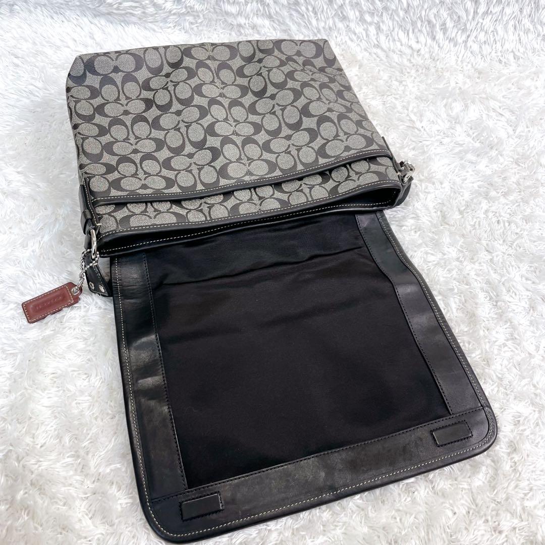 美品　コーチ　メッセンジャーバッグ　ショルダー　ヘリテージ　PVC　フラップ