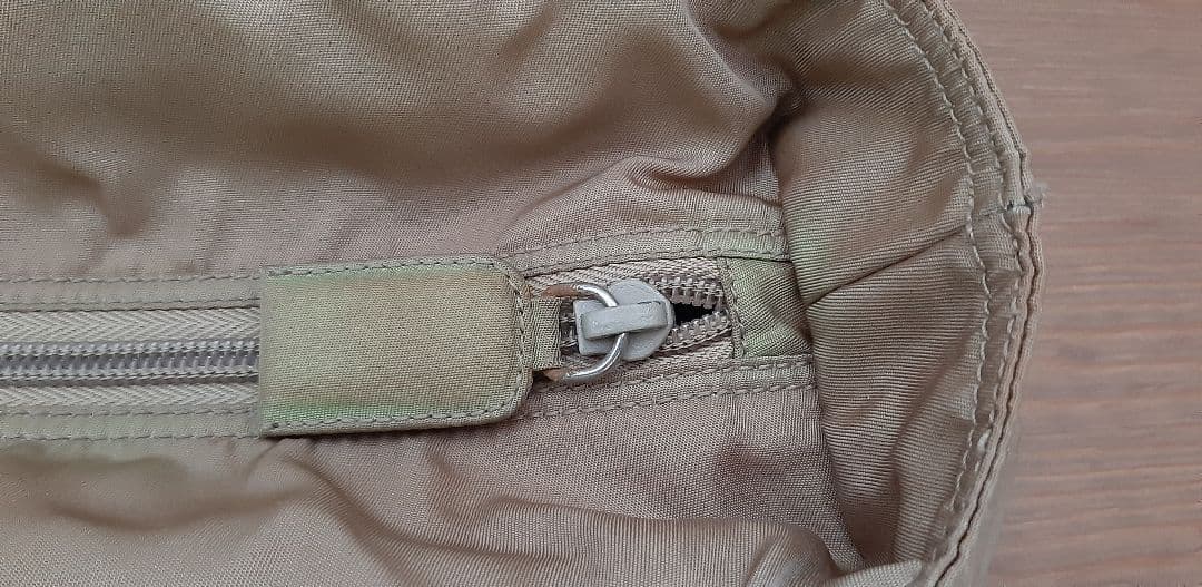 PRADA ベージュ ハンドバッグ