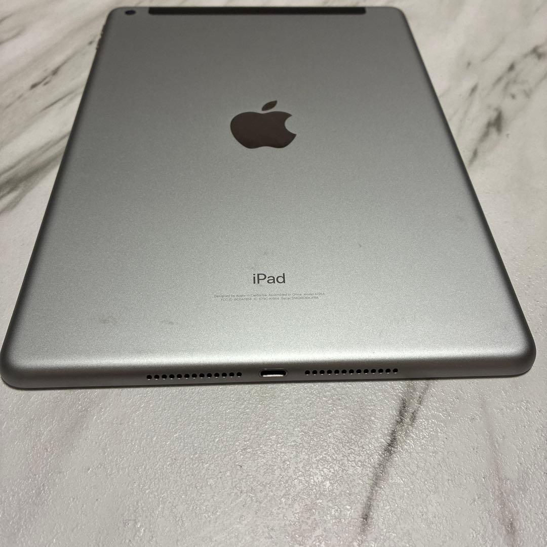 iPad 第6世代 32GB グレー