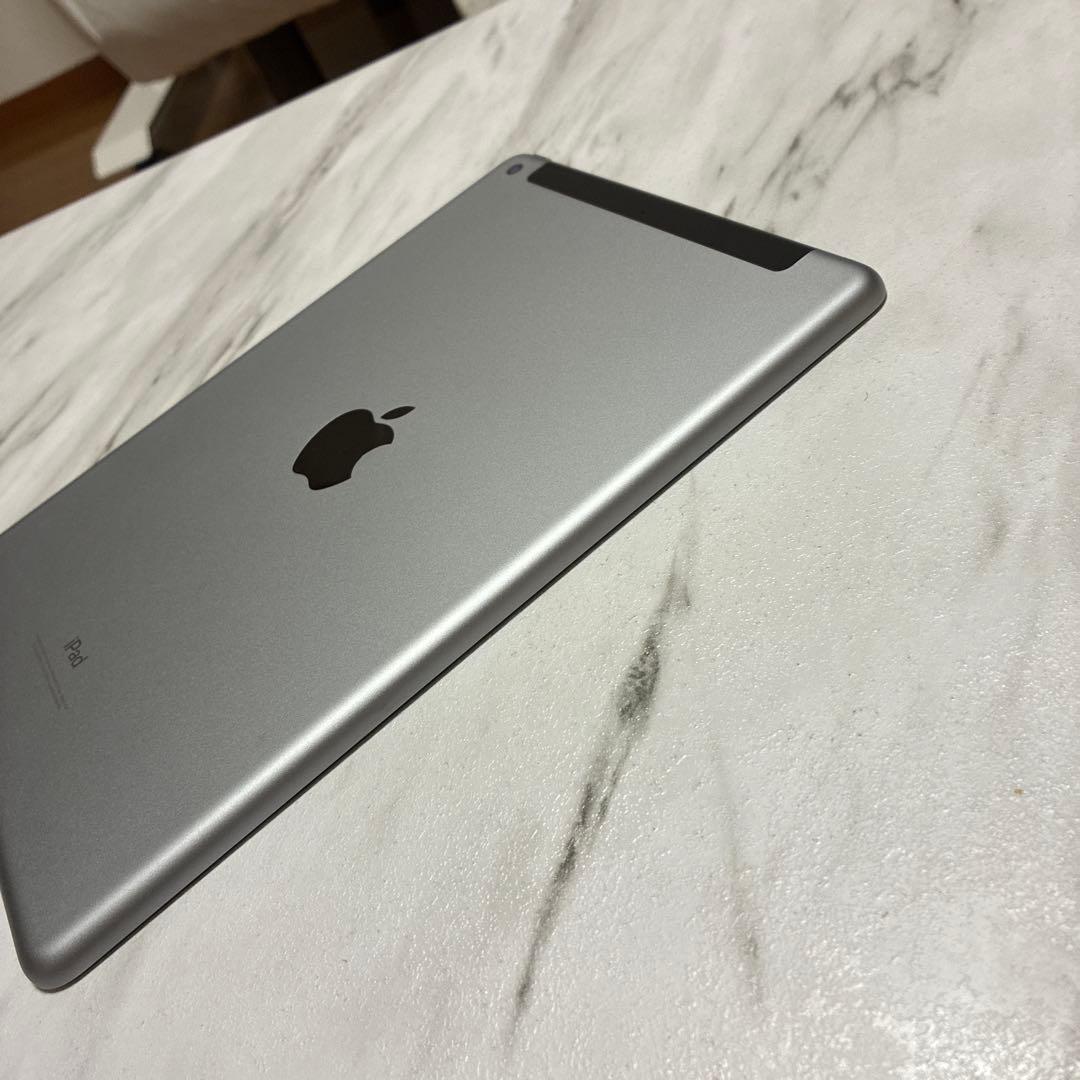 iPad 第6世代 32GB グレー