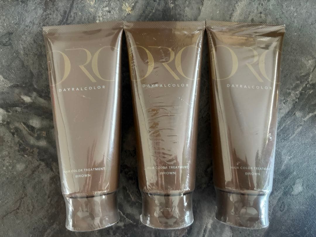 新品未使用　デイラルカラートリートメント ブラウン 200g 三本セット