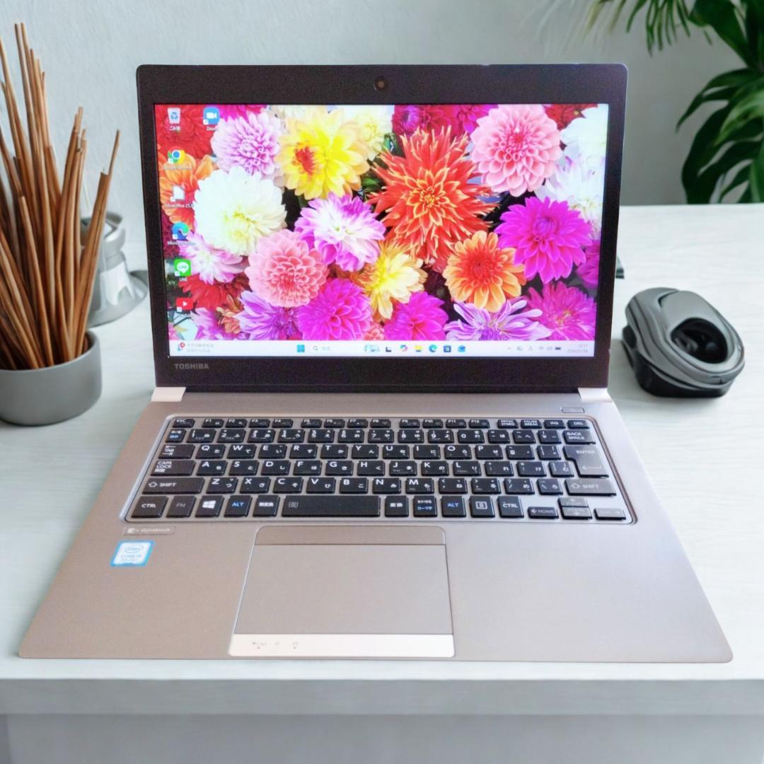 東芝 dynabook RZ63 i5 8GB SSD256GB 軽量 カメラ✨